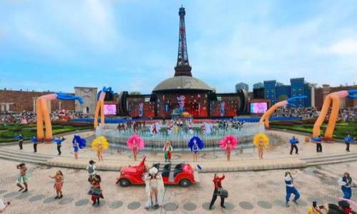   TPWallet中的闪兑功能详解 / 
 guanjianci TPWallet, 闪兑, 数字货币 /guanjianci 

随着区块链技术的不断发展，数字货币交易逐渐成为了投资者和交易者关注的焦点。TPWallet作为一款热门的数字货币钱包，除了为用户提供存储和管理资产的功能外，还提供了闪兑功能，使得用户可以在不同的数字货币之间快速交换。在这篇文章中，我们将详细介绍TPWallet中的闪兑功能，包括其操作流程、优缺点、使用注意事项等，并解答用户可能关心的几个相关问题。

什么是TPWallet中的闪兑功能？
TPWallet中的闪兑功能实际上是一种快速兑换不同数字货币的服务。用户可以在钱包内部直接进行数字货币的转换，而无需通过复杂的交易流程或外部交易所。在TPWallet中，用户只需选择希望兑换的两种数字货币，并指定兑换的数量，系统会自动计算出相应的汇率和手续费，这一过程通常只需要几秒钟的时间。

TPWallet闪兑功能的操作流程
使用TPWallet的闪兑功能非常简单，以下是具体的操作步骤：
ol
li下载并安装TPWallet：首先，用户需要从官方渠道下载并安装TPWallet，确保使用到最新版本以获得的效果和安全保障。/li
li创建或导入钱包：如果是新用户，可以选择创建一个钱包，若你已有其他钱包，也可以通过助记词或私钥导入现有钱包。/li
li选择闪兑功能：在主界面中，找到“闪兑”选项，点击进入该功能页面。/li
li选择兑换币种：在闪兑界面中，用户需要选择要兑换的“源币种”和“目标币种”。例如，从比特币（BTC）兑成以太坊（ETH）。/li
li输入兑换数量：输入希望兑换的源币种数量，系统会自动显示用户将收到的目标币种数量以及当前的汇率。/li
li确认交易：仔细核对兑换信息无误后，点击确认进行交易。通常该过程会在几秒钟内完成，用户可以实时查看交易状态。/li
li交易完成：一旦闪兑完成，用户会收到相应的目标币种，可以在资产管理中看到变更。/li
/ol

TPWallet闪兑的优缺点分析
如同其他金融工具，TPWallet的闪兑功能也有其优缺点：
h4优点/h4
ul
li快速便捷：用户可以在几秒钟内完成交易，无需进行复杂的操作或等待确认，提高了交易效率。/li
li界面友好：TPWallet的用户界面设计清晰易懂，即使是初学者也能很快上手，找到所需的功能。/li
li无需账户验证：与传统交易所不同，用户无需进行繁琐的身份验证，即可随时随地进行闪兑。/li
li汇率透明：在交易过程中，系统会实时显示汇率，让用户清楚了解交易的价格。/li
/ul
h4缺点/h4
ul
li费用高： 相较于在交易所进行大宗交易，TPWallet的闪兑手续费可能会高一些。/li
li汇率波动：由于数字货币市场本身存在高波动性，闪兑时的实时汇率可能会导致用户面临一定的风险。/li
li限额问题：闪兑功能在某些情况下可能会受到限额的制约，这对大额交易用户来说不是很友好。/li
/ul

TPWallet闪兑的安全性如何？
安全性是数字货币交易用户最为关注的问题之一。TPWallet采取了多种安全措施，以确保用户资产的安全：
ol
li私钥控制：TPWallet用户的私钥是由用户自己控制的，这意味着只有用户自己才可以访问和管理他们的资产。TPWallet不会存储用户的私钥，从而降低了被盗的风险。/li
li二级验证：在进行大额交易时，TPWallet会要求用户进行二级验证，以提高交易安全性。/li
li定期审计：TPWallet会进行定期的安全审计，以识别和修复潜在的安全漏洞。/li
/ol

使用TPWallet闪兑需要注意哪些事项？
虽然TPWallet的闪兑功能便捷，但用户在使用时仍需注意以下几点：
ul
li网络稳定性：网络状况会直接影响交易速度和成功率，建议用户在良好的网络环境下进行闪兑操作。/li
li实时信息：数字货币汇率波动较大，用户需要及时关注市场变化，以免在不利的价格情况下进行交易。/li
li账户安全：用户应定期更改钱包密码，开启双重验证，确保账户安全。/li
/ul

总结
TPWallet中的闪兑功能是一个非常实用的工具，能够帮助用户在数字货币投资中实现快速便捷的兑换。尽管存在一些限制和风险，但随着用户对区块链技术和数字货币的逐渐熟悉，这种闪兑方式无疑将会越来越受到欢迎。在未来，TPWallet还可能会推出更多更强大的功能，以满足广大的用户需求。

常见相关问题解答

1. TPWallet闪兑的手续费如何计算？
TPWallet闪兑的手续费通常是根据交易的数量和具体的币种来计算的。一些数字货币的交易手续费可能会相对较高，而另一些则可能较低。用户在进行闪兑之前，可以查看具体的交易费率。此外，TPWallet在每次交易时都会在确认页面清晰显示交易费用，确保用户在交换前了解全部费用详情。理解手续费高低的标准主要来自于数字货币网络的繁忙程度以及平台的运营成本。

2. 闪兑功能支持哪些数字货币？
TPWallet的闪兑功能支持多种知名和广泛应用的数字货币。一般而言，TPWallet会不断添加新的币种，以保持与市场趋势同步。常见支持的数字货币包括比特币（BTC）、以太坊（ETH）、Ripple（XRP）、莱特币（LTC）等。然而具体的支持币种还需用户在实际操作中确认，通常钱包界面内会列出当前支持的所有币种清单。随着市场变化，支持的币种数量和类型也在不断更新。

3. 如果闪兑失败，应该怎么办？
在TPWallet中，闪兑交易虽然相对快速但也可能面临失败的情况。用户在遇到闪兑失败时，可以首先查看系统提示，通常是由于网络不稳定、余额不足、或是选择的交易对不支持等原因。建议用户先检查账户余额和网络状态，必要时稍等片刻再尝试。若问题依然存在，可以联系我们的客服支持，获取专业帮助。同时建议用户定期更新钱包版本，以保持系统的最佳性能。

4. TPWallet闪兑是否有最低交换限额？
是的，TPWallet闪兑功能通常会设定最低的交换限额，这个限额可能会依赖于当前市场的波动性及交易对的类型。用户在进行交易时，可以在闪兑界面查看具体的最低限额信息。如果交易金额低于最低限额，系统会提示无法完成交易。此外，部分新开放的币种可能会在初期阶段设定相对较高的限制，以确保市场稳定和平台安全。

5. 如何提高TPWallet闪兑的成功率？
用户在使用TPWallet闪兑时，可以通过以下几种方式提高交易的成功率：
ul
li保持良好的网络连接，以避免因网络问题导致的交易失败。/li
li关注市场行情：随时了解不同币种的市场表现，避免在价格极端波动时进行交易。/li
li确保有足够的余额：在进行交易之前，一定要确认账户的余额足够，避免因余额不足而导致交易失败。/li
li定期更新钱包版本，以获得更好的性能和功能支持。/li
/ul

以上是关于TPWallet闪兑功能的详细介绍与解答，希望对广大数字货币用户有所帮助！